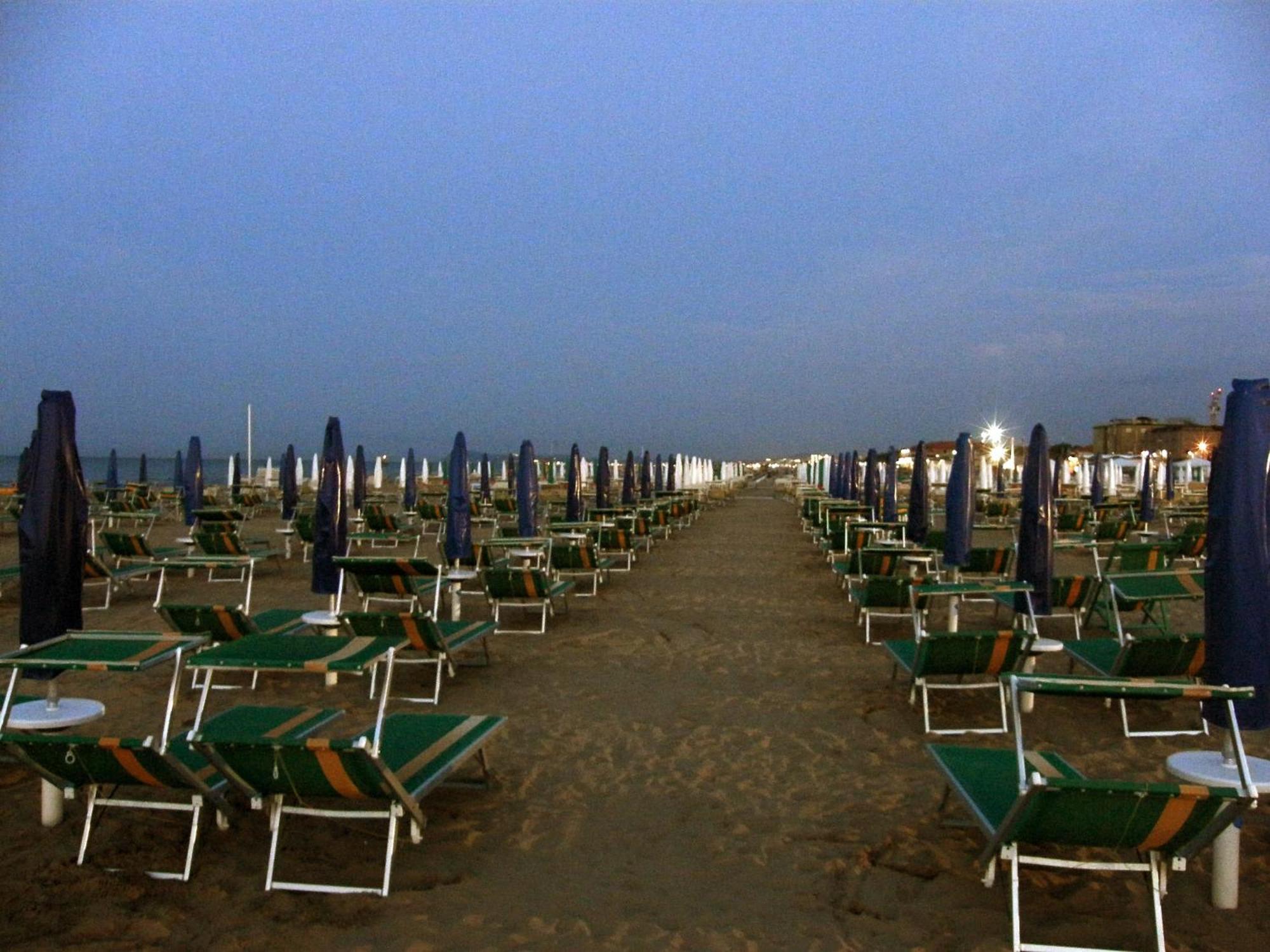 Hotel Giumer Rimini Exterior foto